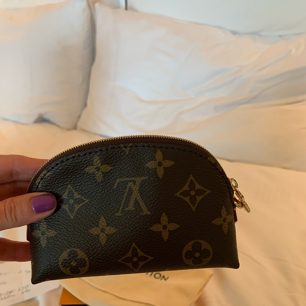 Authentic Louis   Vuitton cosmetic case with side  handler / LV box, brand new